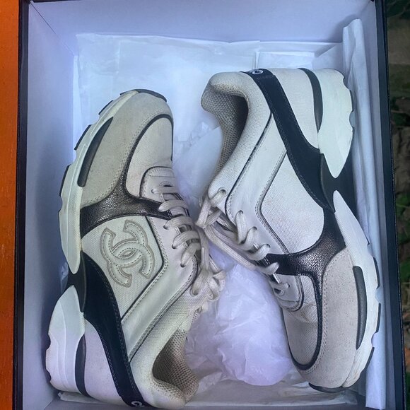 Chanel CC Logo Sneakers. - Picture 1 of 7